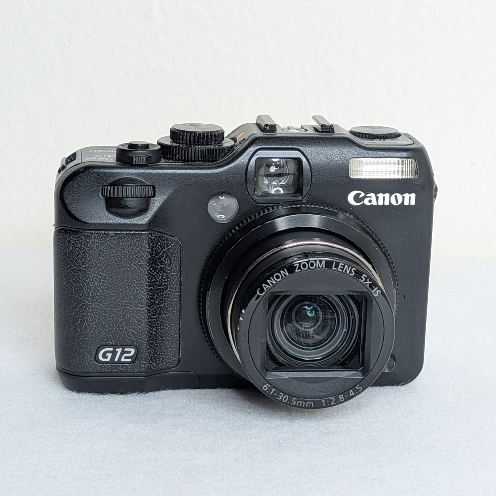 Canon PowerShot G12 10.0MP Digital Camera Black 5x Zoom Lens Bundle